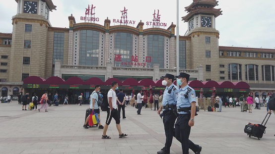 直面高温暴雨“烤验”！首都政法干警这样应对返京高峰......